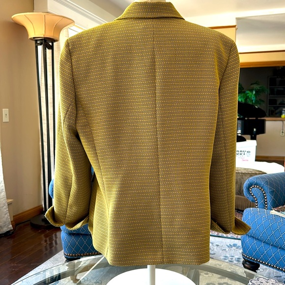Item # 156 Tweed Blazer - Picture 3 of 6